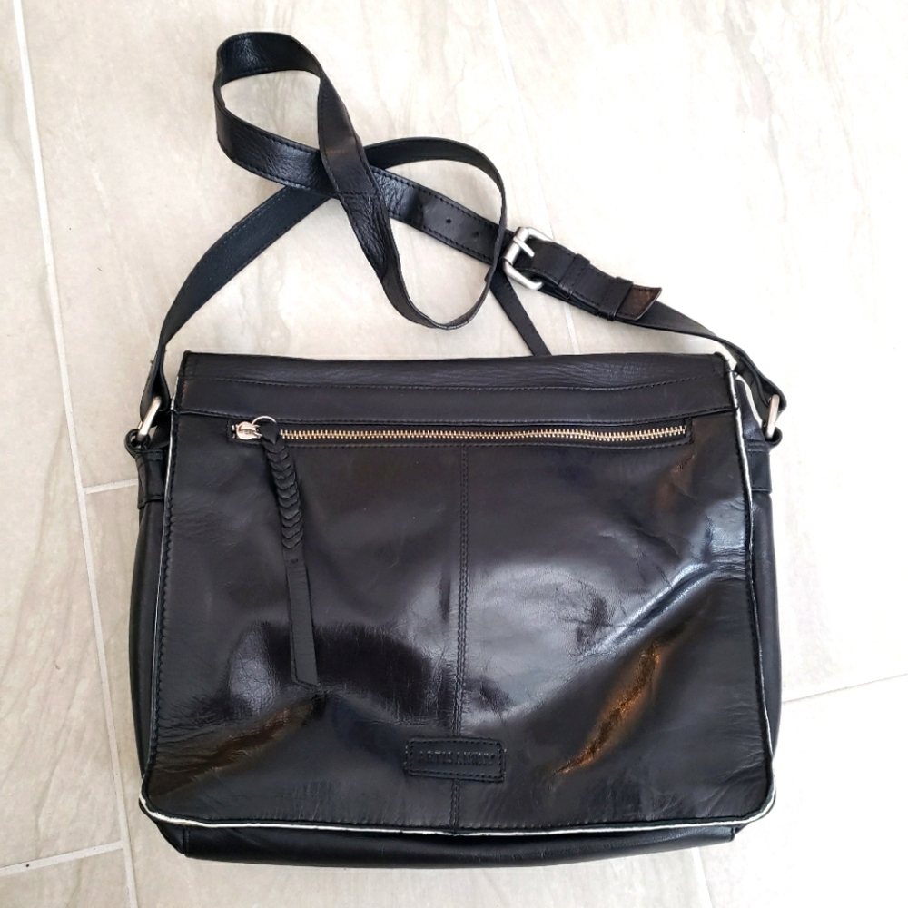 GUC Artisan NY Leather Messenger Crossbody Bag